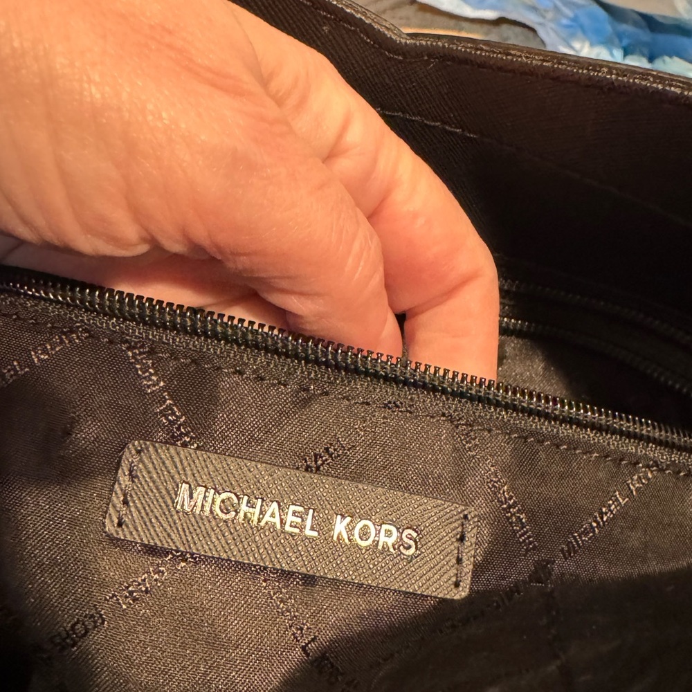 Michael Kors Black and Gray Jet Set Signature Tote - Picture 15 of 16